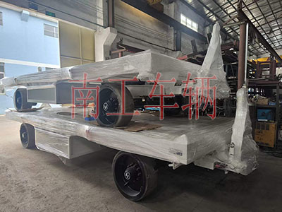 1780883333431712.jpg 35吨双牵引重型平板拖车 白色2I.jpg